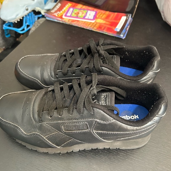 Women’s Reebok Classics - Picture 3 of 6